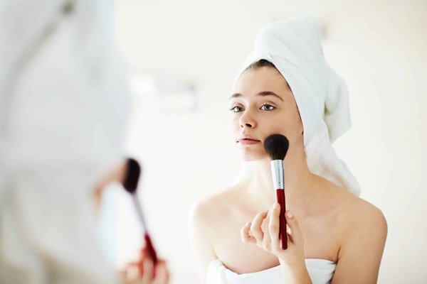 Quels sont les meilleurs produits de maquillage pour peaux matures ?