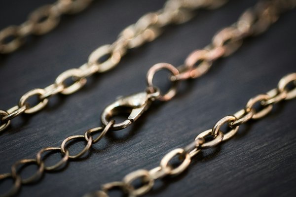 Chaine pour hommes : l'accessoire tendance à adopter